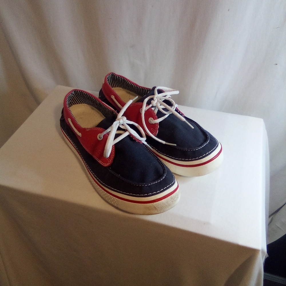 Crocs Beach Line WALU Lace Up Boat Shoes. Red ,white, Blue. Size 12. EC